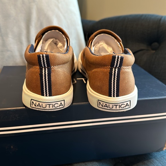 Nautica youth size 1 tan boat shoe - Picture 3 of 5